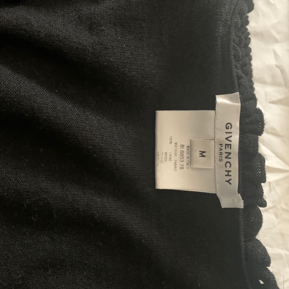 Givenchy sweater - Picture 4 of 10